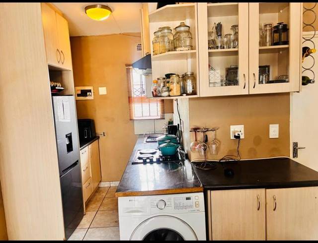 2 BEDROOM APARTMENT FOR SALE IN FLEURHOF